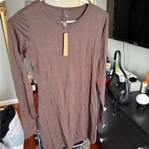 Women’s Long Sleeve Crewneck Top - Brown